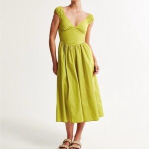 Elegant Green Sleeveless Dress